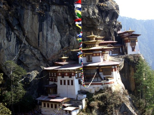 TAKTSANG OR THE TIGER NEST Bhutan Wycieczka Tastsang Klasztor Tygrysie Gniazdo